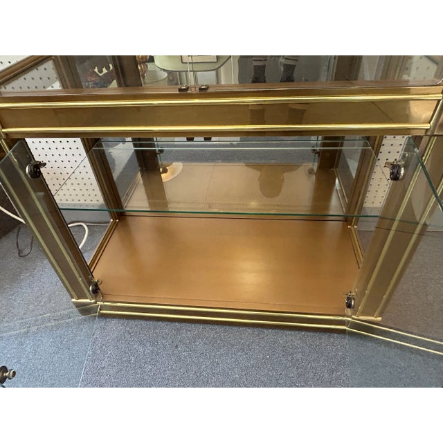 1990s Mastercraft Style Brass + Glass Lighted Display Cabinet For Sale - Image 11 of 12