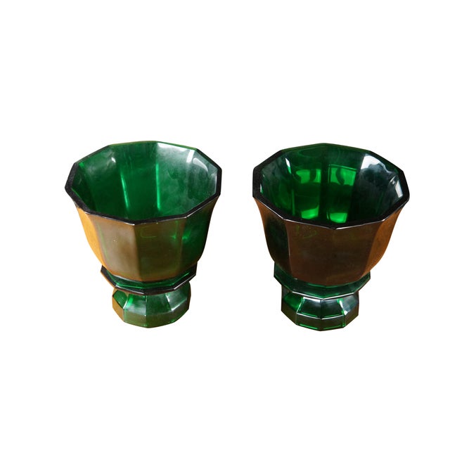 Art Deco 2 Currey and Company Columbia Collection Emerald Green Faceted Glass Vases Pair For Sale - Image 3 of 8