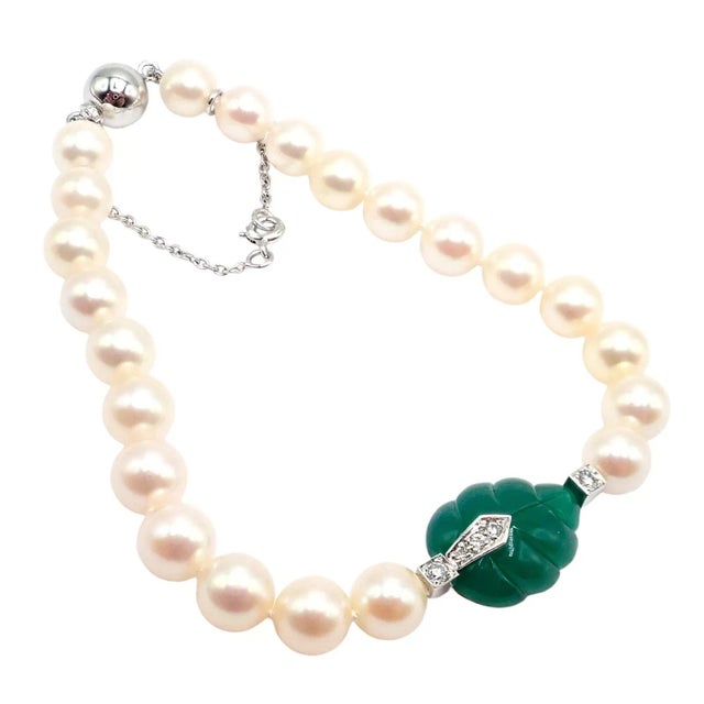White Mid 20th Century Cartier White Gold Pearl Diamond Chalcedony Patiala Bracelet For Sale - Image 8 of 9