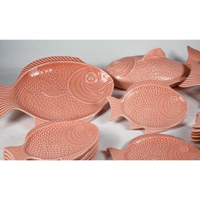 1960s Salmon Colored Plates, Set of 15 For Sale - Image 5 of 10