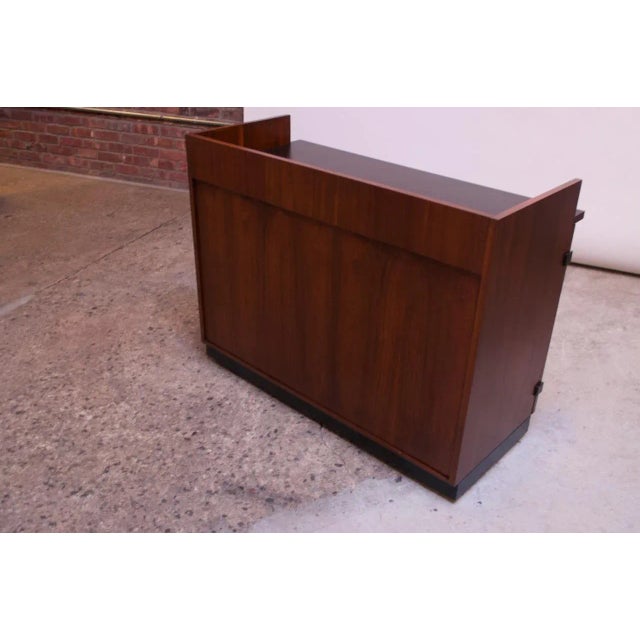 Mid-Century Modern Mid-Century Modern Walnut Bar Cart / Cabinet on Casters by Milo Baughman For Sale - Image 3 of 13