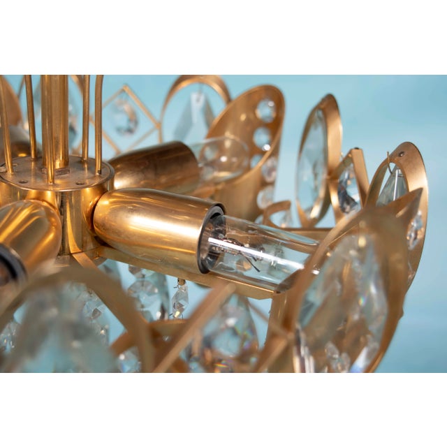 Christoph Palme Mid-Century Brass and Crystal Chandelier in the style of Gaetano Sciolari for Palwa For Sale - Image 4 of 14