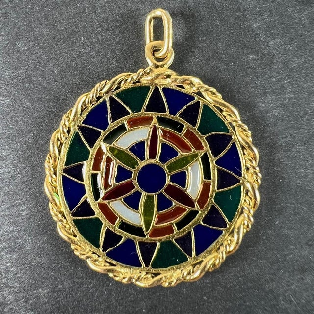 French Window Plique-À-Jour Pendant Medal in Enamel and 18 Karat Yellow Gold, 1930s For Sale - Image 4 of 18