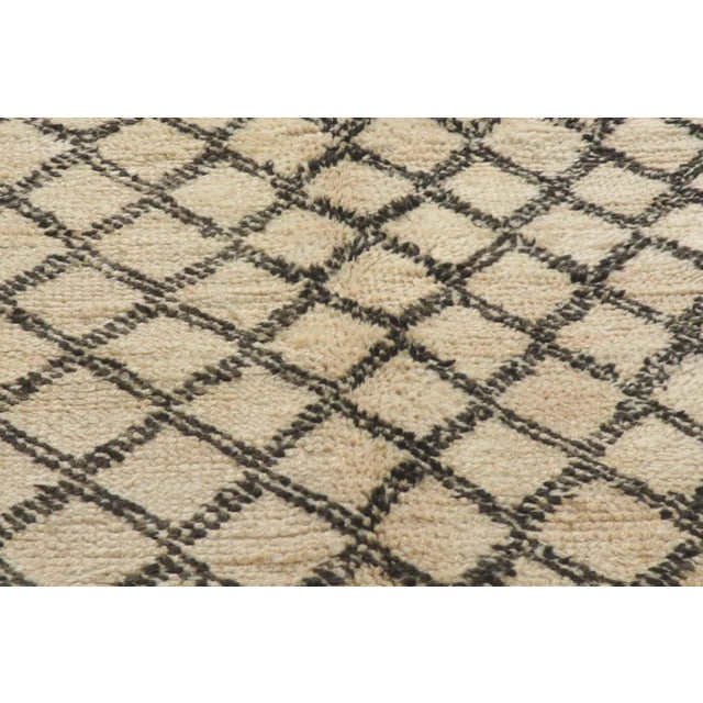 Mid 20th Century Vintage Beni Ourain Moroccan Rug - 05'10 x 11'04 For Sale - Image 5 of 10
