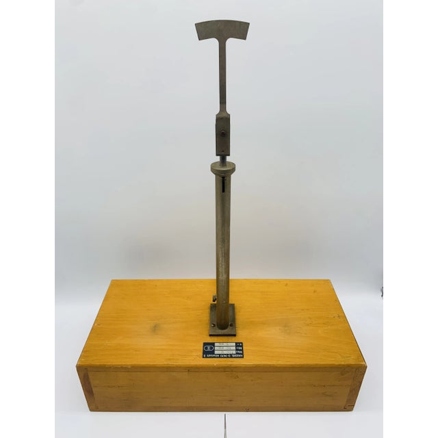 Brown Precision Scales from Schula Goldschmied, 1940s, Set of 13 For Sale - Image 8 of 13
