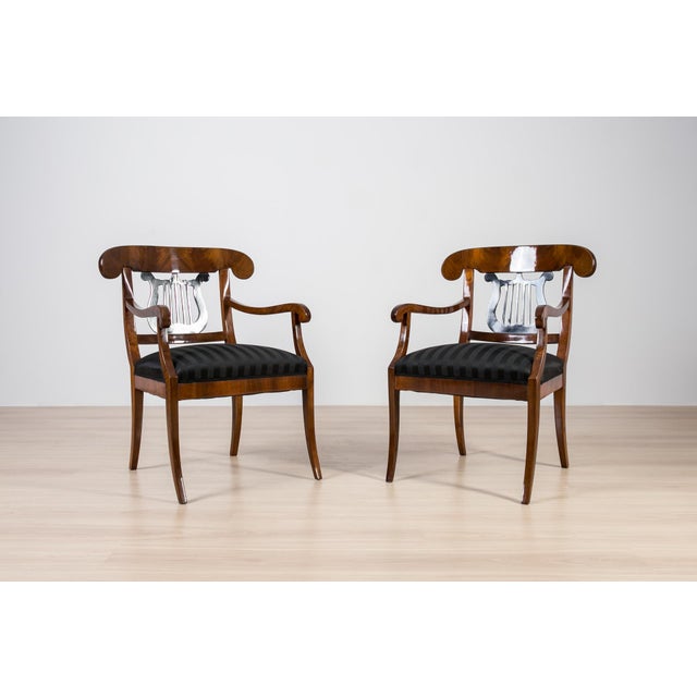 Antique German Biedermeier Armchairs in Walnut, 1800s, Set of 2 For Sale - Image 3 of 16