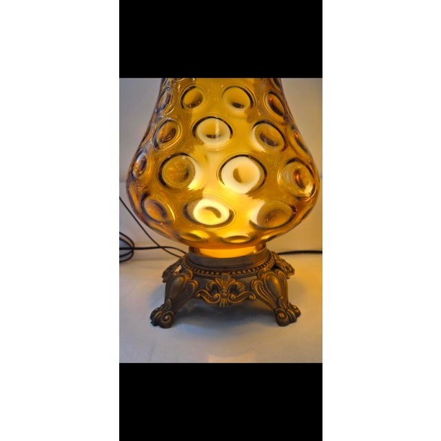 Spanish Revival Tall Vintage Mid-Century Modern (Mcm) Hollywood Regency Style Amber Glass Table Lamp With Nightlight Feature For Sale - Image 3 of 12