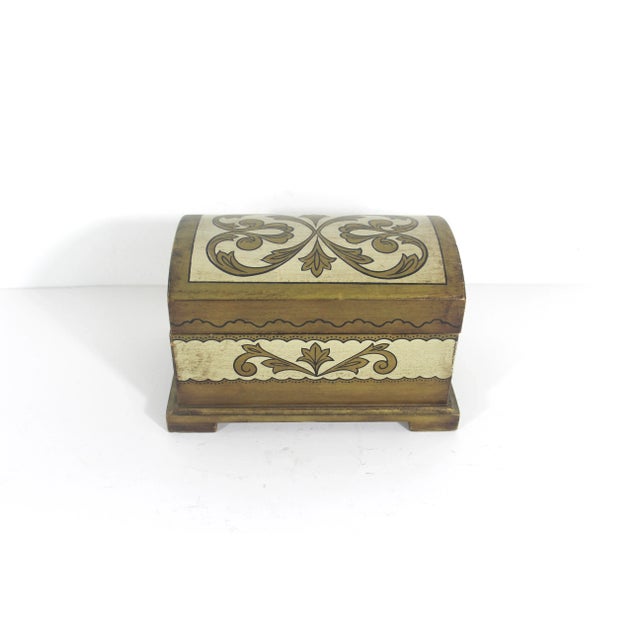 Gorgeous, dome topped vintage Italian Florentine style white and gold gilt wood jewellery box with wind up music. Very...