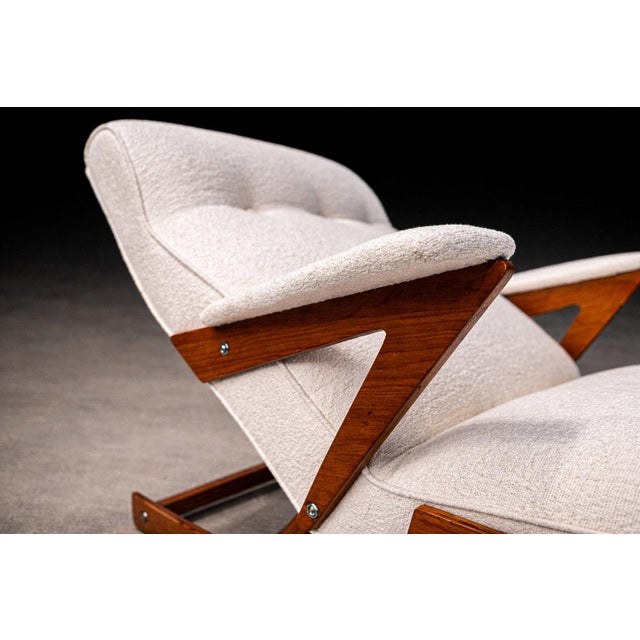1950s Sculptural Chaise Lounge in Solid Hardwood & Bouclé, Brazilian Modern, 1950s For Sale - Image 5 of 17