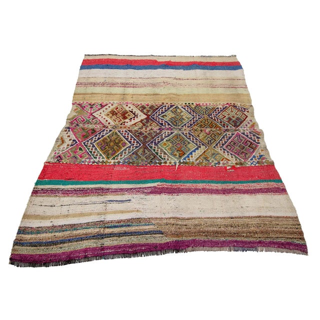 Decorative handwoven vintage kilim rug from Marash region of Turkey. Approximately 50-60 years old. In very good condition.