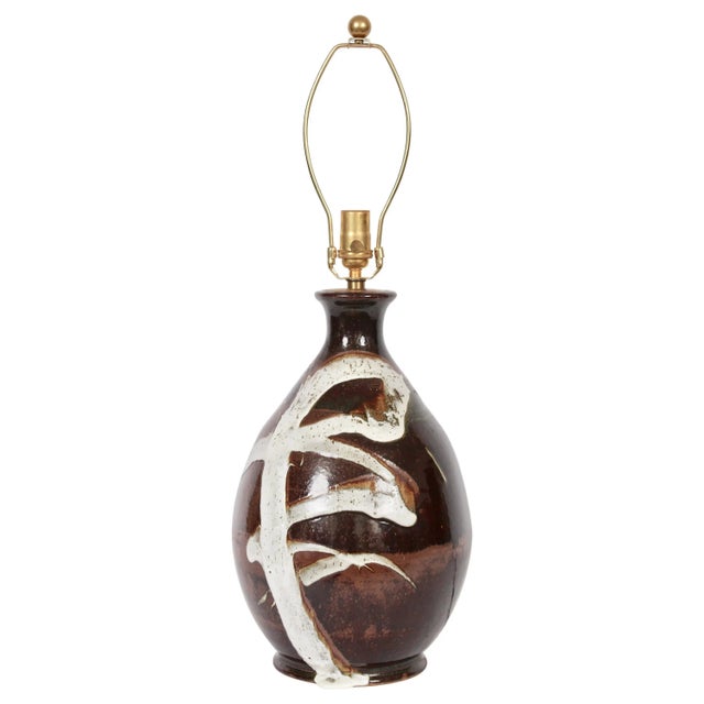 1970s Cocoa & White Brushstroke Art Pottery Table Lamp For Sale - Image 10 of 10