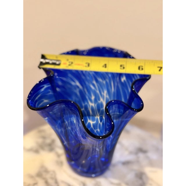 Murano Vintage MCM Murano Style Cobalt Blue Swirl Pattern Ruffled Rim Art Glass Vase For Sale - Image 4 of 6