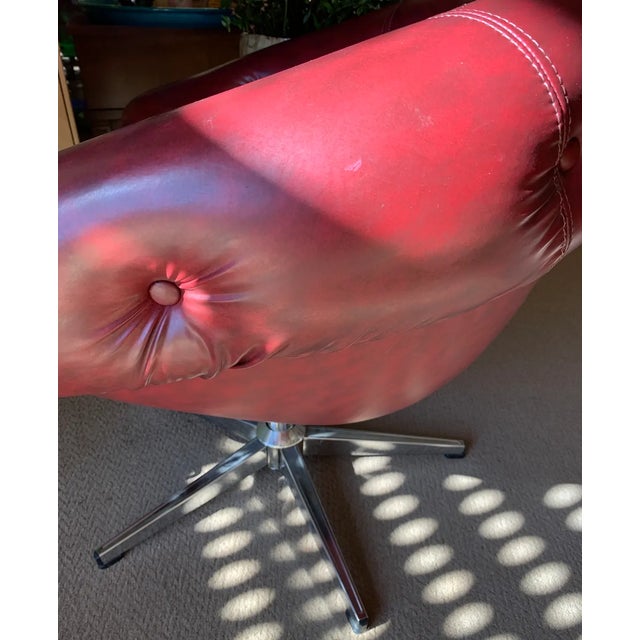 Pair of Vintage Mod Overman International Red Vinyl Swivel Pod Chairs Ca 1978 For Sale - Image 12 of 16