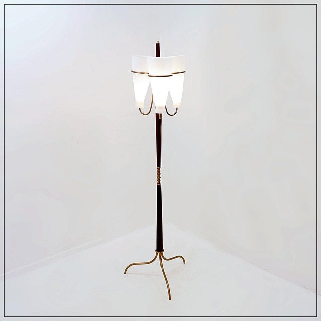 1950s Vintage Tripod Floor Lamp with Opaline Glass from Stilnovo, 1950s For Sale - Image 5 of 16