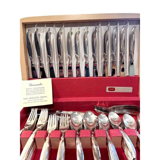 Mid 20th Century 1847 Rogers Bros Flair Silverplate Flatware Service for 16 With Chest - 121 Pcs For Sale - Image 9 of 18