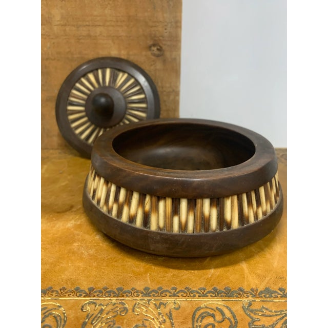 Vintage Mid 20th Century Round Lidded Porcupine Quill Box For Sale - Image 4 of 4