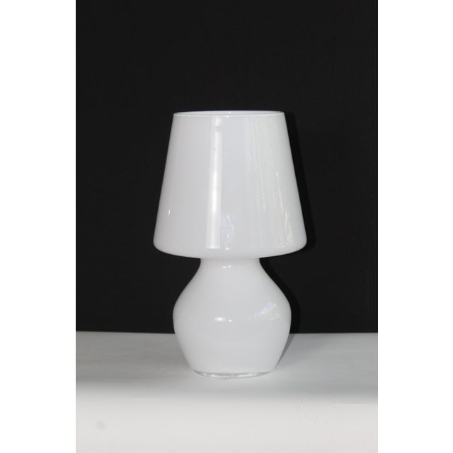 Ivory Mid 20th Century Fontanaarte Style Murano Glass Lamp For Sale - Image 8 of 10