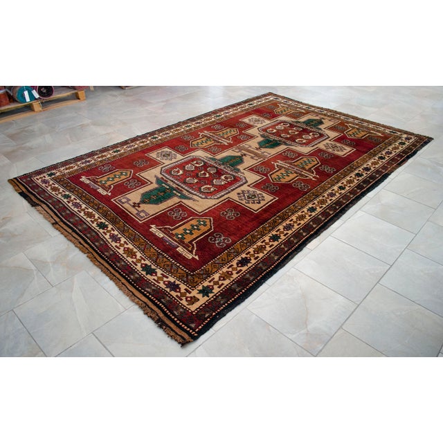 Vintage Hand Knotted Turkish Rug Organic Wool Living Room Decor – 6′9″ × 10′6″ For Sale - Image 9 of 15