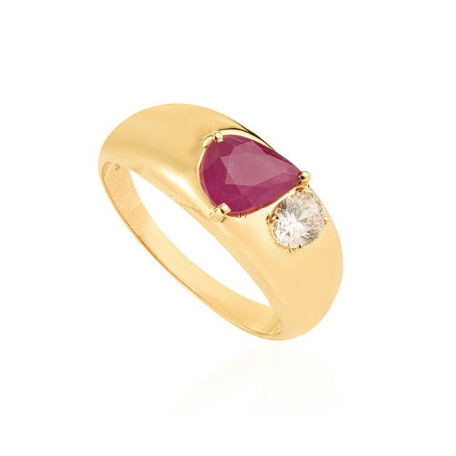 Bombe Style 1.20ct Ruby and Diamond Toi Et Moi 14k Gold Ring Size 5 For Sale - Image 4 of 17
