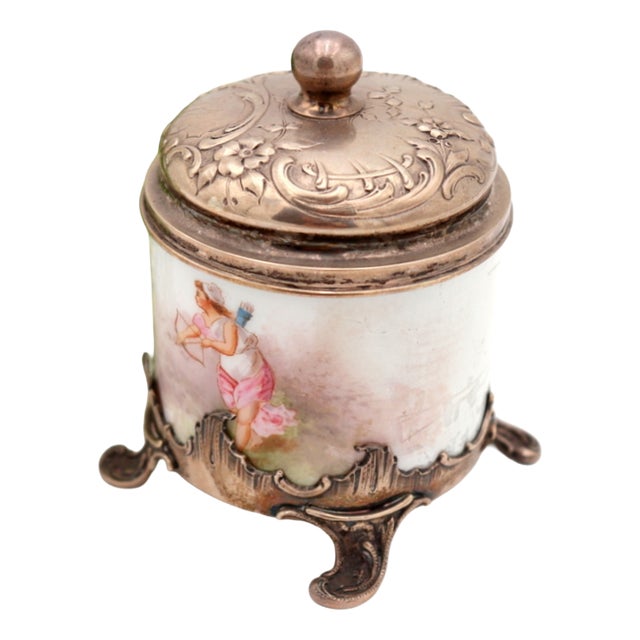 Porcelain Pot with Lid and Knob For Sale