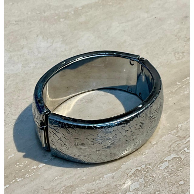 Vintage Silver Toned Floral Hinged Bangle For Sale In West Palm - Image 6 of 11
