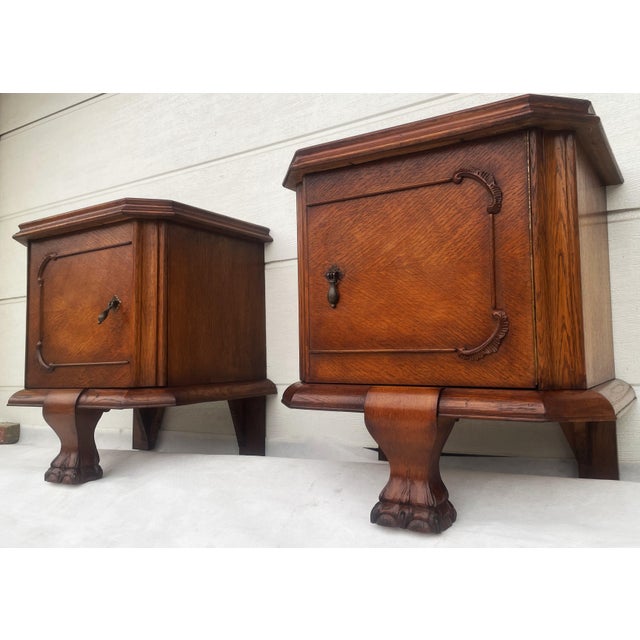 A pair of nightstands from the 1950s. Dimensions: – Height: 57.5 cm – Width: 52 cm – Depth: 38 cm Very good condition. The...