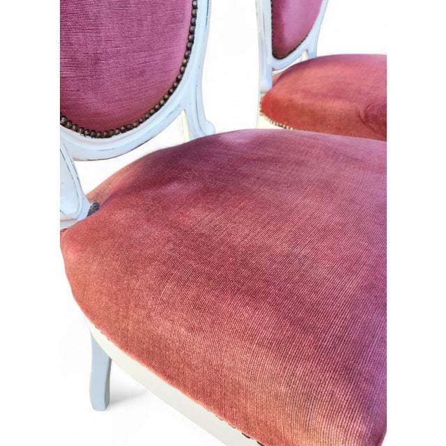 Antique French Louis XVI Style Château Chairs in Pink Velvet, 1890s, Set of 4 For Sale - Image 6 of 18