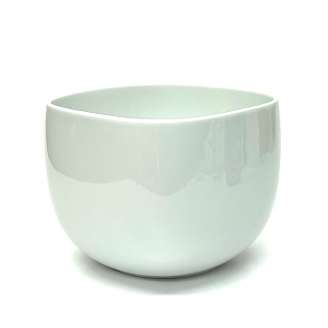 Mid-Century Modern 1970s White Porcelain Suomi Serving Bowl by Timo Sarpaneva for Rosenthal Studio-Line For Sale - Image 3 of 13