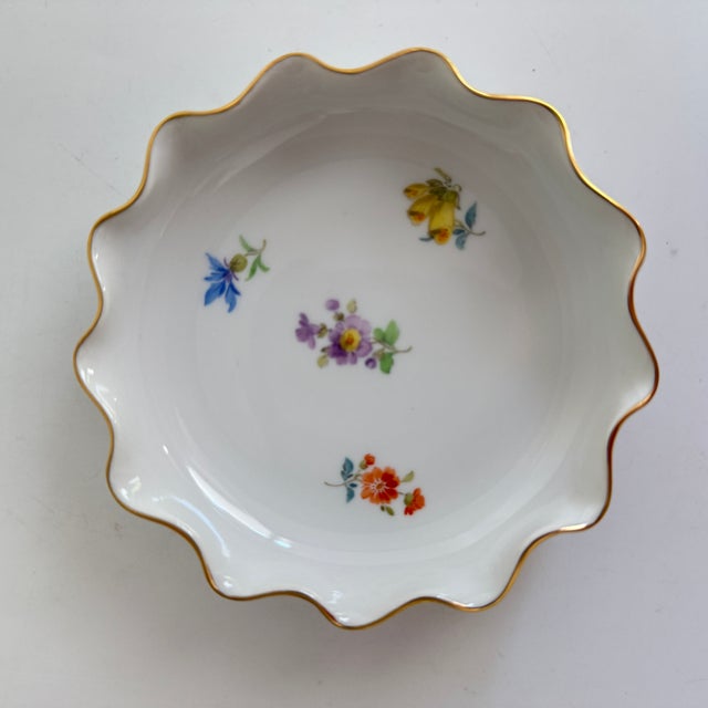 Small Bowl from Meissen with Scattered Flowers and Gilt Rim, 1990s For Sale - Image 4 of 4