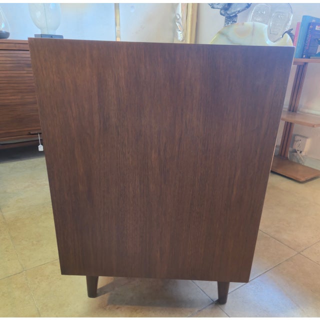 The Danish-born Jens Risom brought the Scandinavian modern design sensibility to a wide audience in the United States. As...