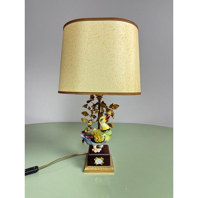 Italian Hollywood Regency Porcelain Waterbird Table Lamp with Sculptural Brass Foliage attributed to Giulia Mangani, Italy, 1970s For Sale - Image 6 of 16