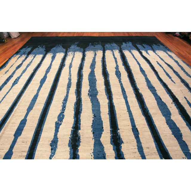 Early 21st Century Large Abstract Contemporary Area Rug For Sale - Image 5 of 6