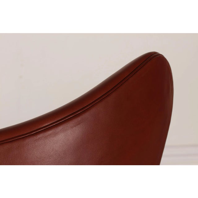 1960s Danish Model 3316 Egg Chair in Leather by Arne Jacobsen for Fritz Hansen, 1969 For Sale - Image 5 of 13