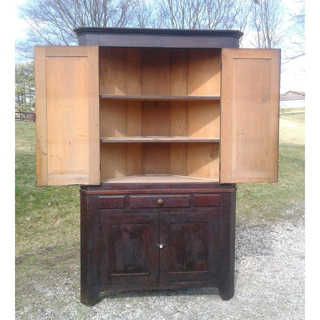 American 1850s Two Piece Poplar Blind Door Corner Cabinet Cupboard For Sale - Image 3 of 17
