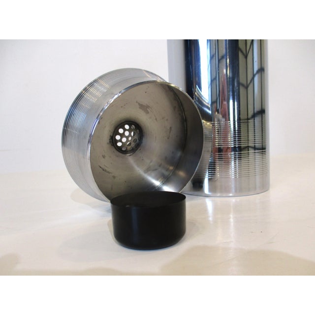 Manning Bowman Styled Art Deco Chrome Bakelite Cocktail Shaker For Sale In Cincinnati - Image 6 of 9