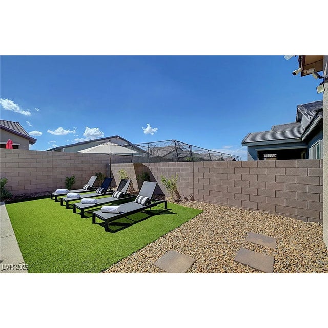 Purchased one year ago and placed in minimal use back yard in Henderson, NV with no harsh weather elements. Moving to NYC...