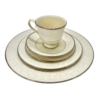 Lenox “Pearl Innocence” 5-Piece Place Setting, Ambassador Collection - New Never Used Stickers On For Sale
