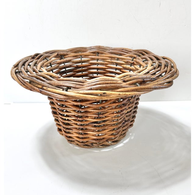 Vintage Rattan Pedestal Basket – Boho Wicker Footed Bowl, Planter or Centerpiece For Sale In Louisville - Image 6 of 9