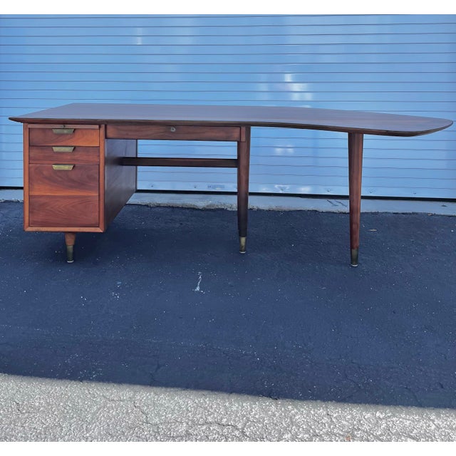 Wood Boomerang Executive Desk With Conference Corner | Mid Century Modern by William H Sullivan for Standard Furniture c.1950s For Sale - Image 7 of 18