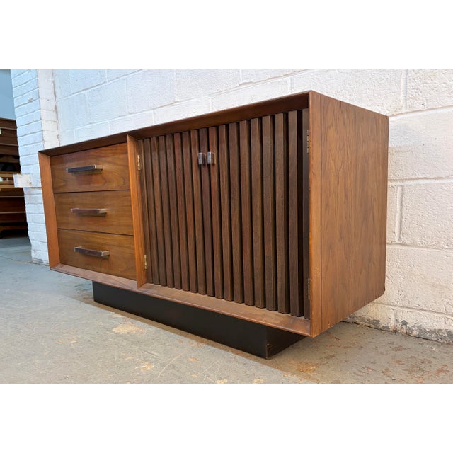 Mid-Century Modern Lane "Tower Suite" Mid-Century Walnut and Rosewood Sideboard For Sale - Image 3 of 16