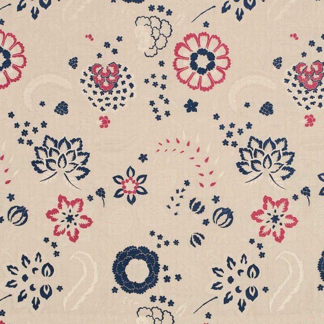 SAMPLE - Schumacher Alessia Floral Fabric In Parchment For Sale