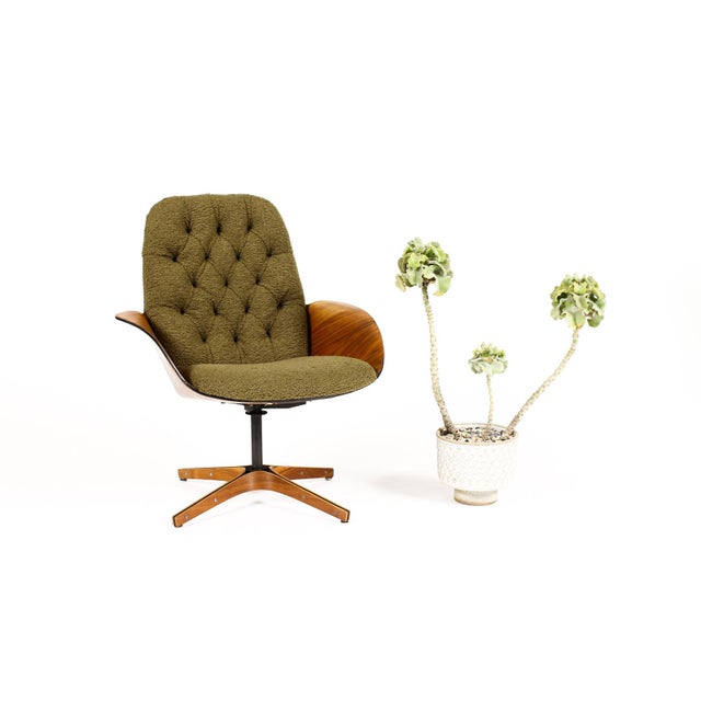Plycraft Vintage Mid Century Plycraft Walnut George Mulhauser Lounge Chair— Mrs. Chair — Olive Bouclé For Sale - Image 4 of 13