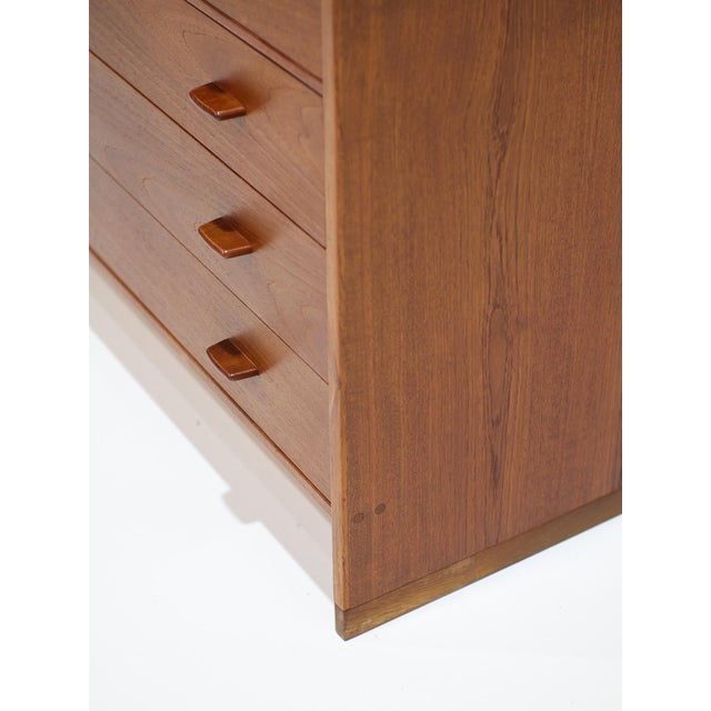 1950s RY16 Chest of Drawers in Teak by Hans J. Wegner for Ry Møbler, Denmark, 1958 For Sale - Image 5 of 15