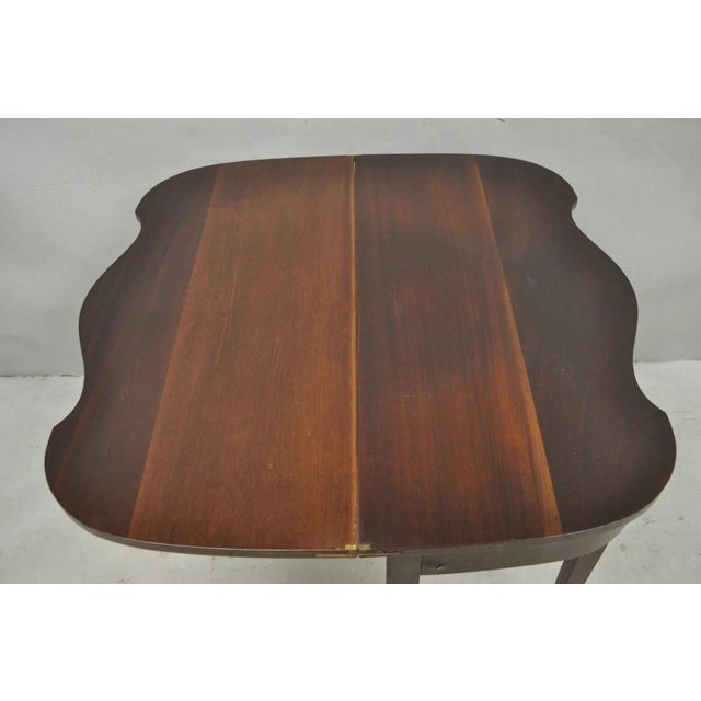 Antique Sheraton Federal Mahogany Urn Inlay Flip Serpentine Console Game Table For Sale - Image 11 of 18