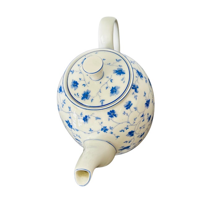 Vintage Arzberg Porcelain Teapot – Blaublüten (Blue Blossom) – Designed by Dr. Hermann Gretsch – German Mid-Century Porcelain For Sale - Image 12 of 14