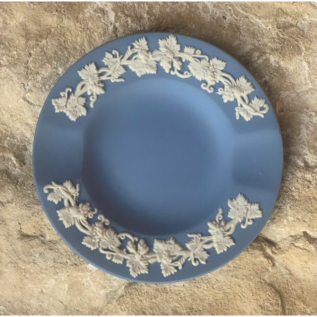 Vintage Mid-Century Wedgwood Blue Jasperware Ashtray/Catchall For Sale In San Antonio - Image 6 of 7