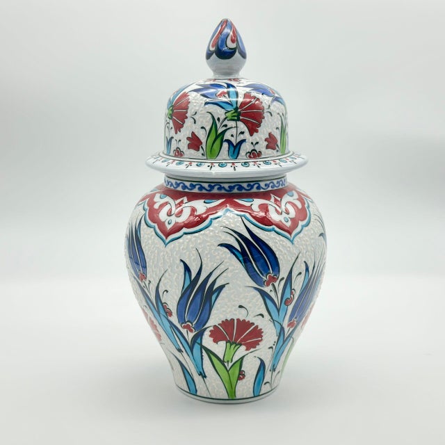 Handmade Ceramic “Kupecik” Ginger Jar (20cm) – Textured Relief Floral Pattern – Lidded Iznik Vase For Sale - Image 6 of 7