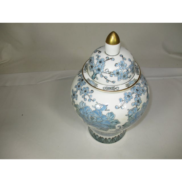 Sky Blue Vintage Japanese Gold Imari Temple Jar For Sale - Image 8 of 11
