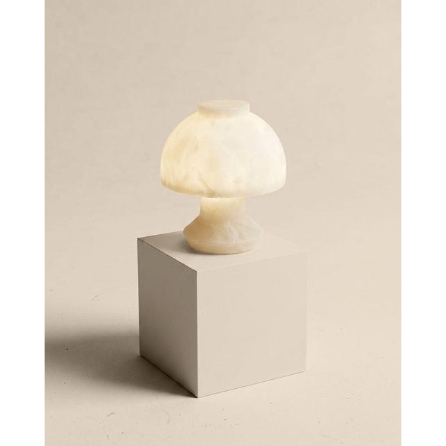 Contemporary Umbra Alabaster Table Lamp by Luis Gimeno For Sale - Image 3 of 13