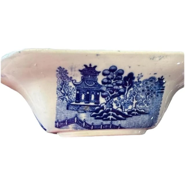 Vintage Baker & Co. “Blue Willow” Covered Casserole/Vegetable Bowl With